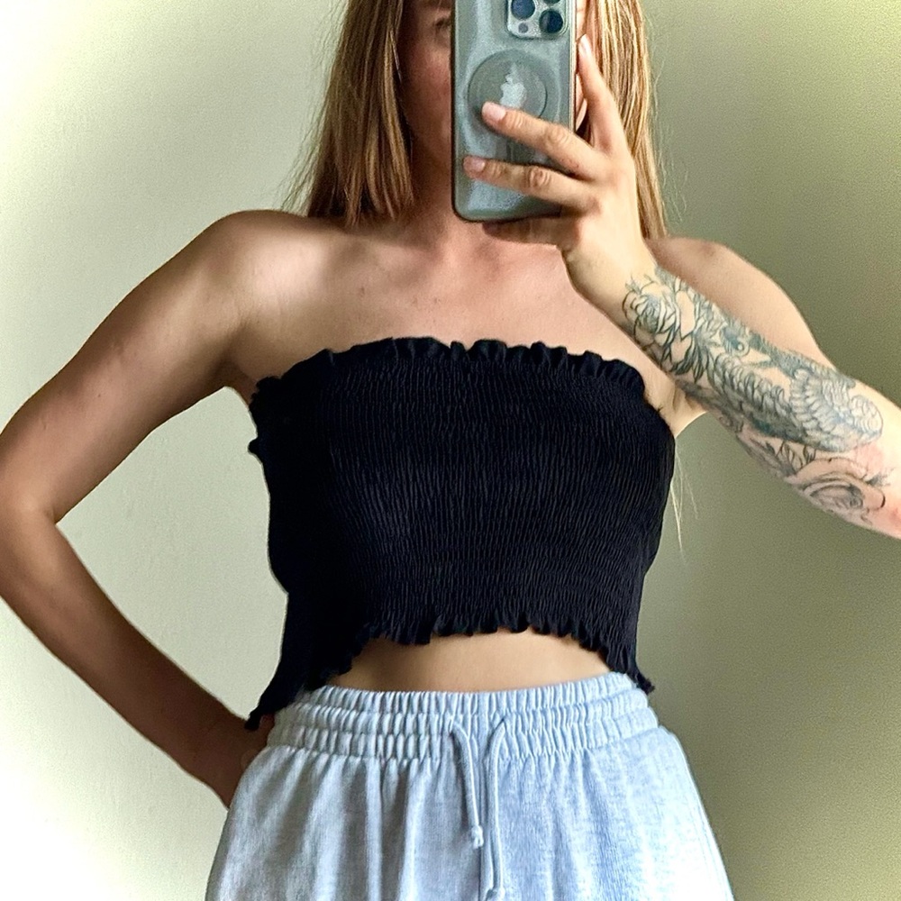 Top, black, size medium, stretchy, never worn